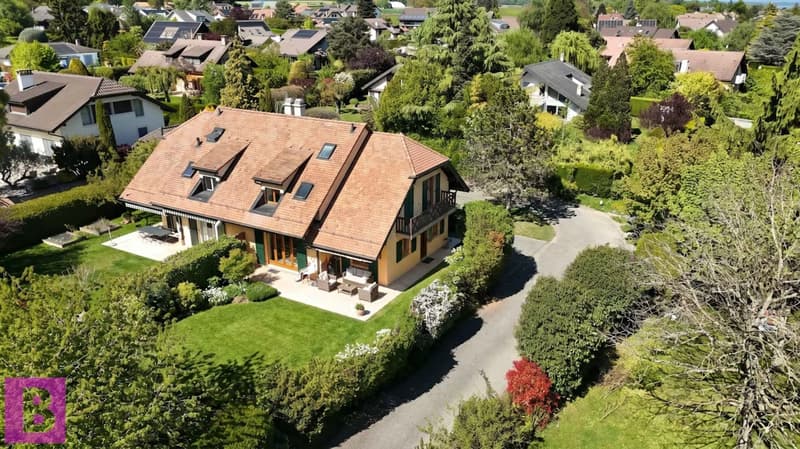 Villa familiare luminosa con giardino e doppio garage (13)