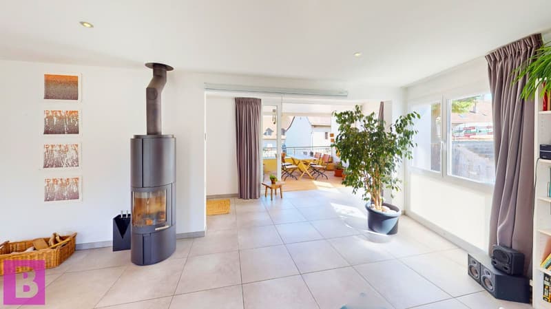 Esprit maison pour ce superbe triplex familial de 4 chambres à Yens (6)
