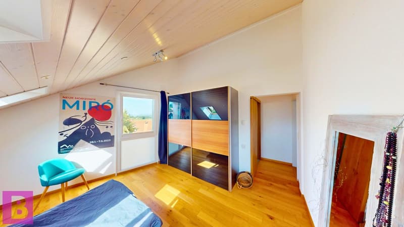 Esprit maison pour ce superbe triplex familial de 4 chambres (10)