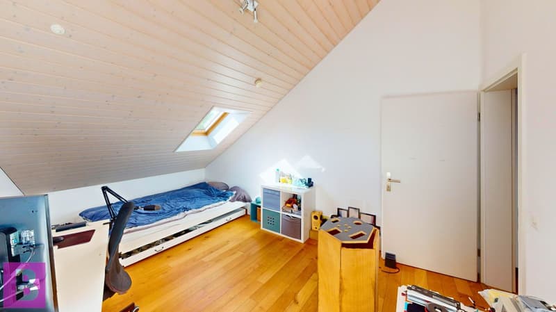 Esprit maison pour ce superbe triplex familial de 4 chambres (11)