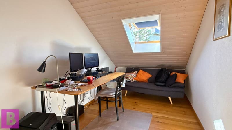 Esprit maison pour ce superbe triplex familial de 4 chambres (13)