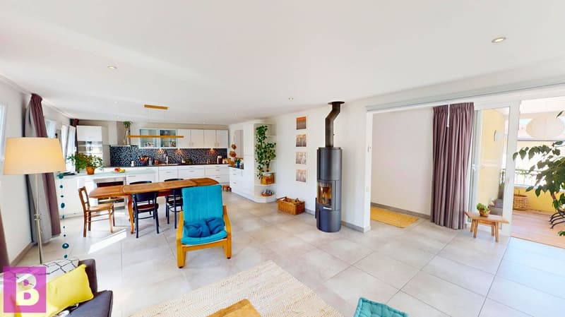 Esprit maison pour ce superbe triplex familial de 4 chambres (1)