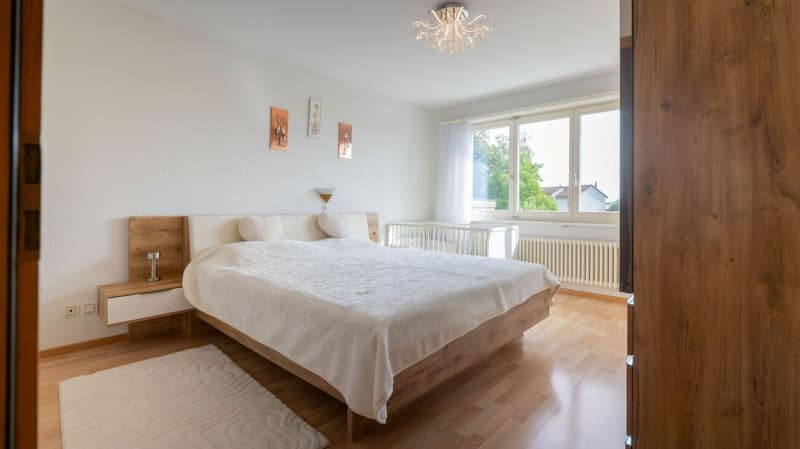 Freistehendes Einfamilienhaus mit Umschwung (7)