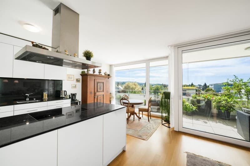 Grosszügige 4.5-Zimmer-Wohnung mit Terrasse und Weitsicht (6)