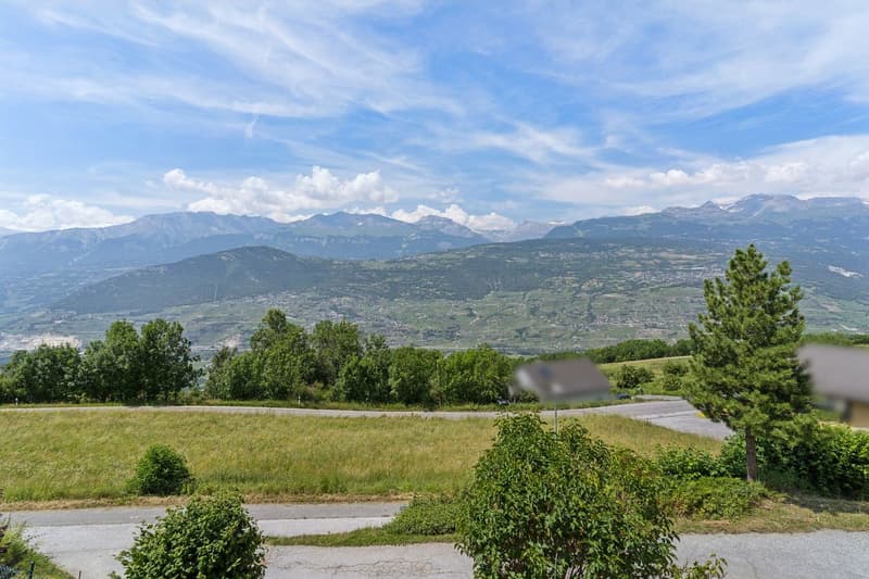 Chalet con grande terreno, vista sulle Alpi e calma assoluta (3)