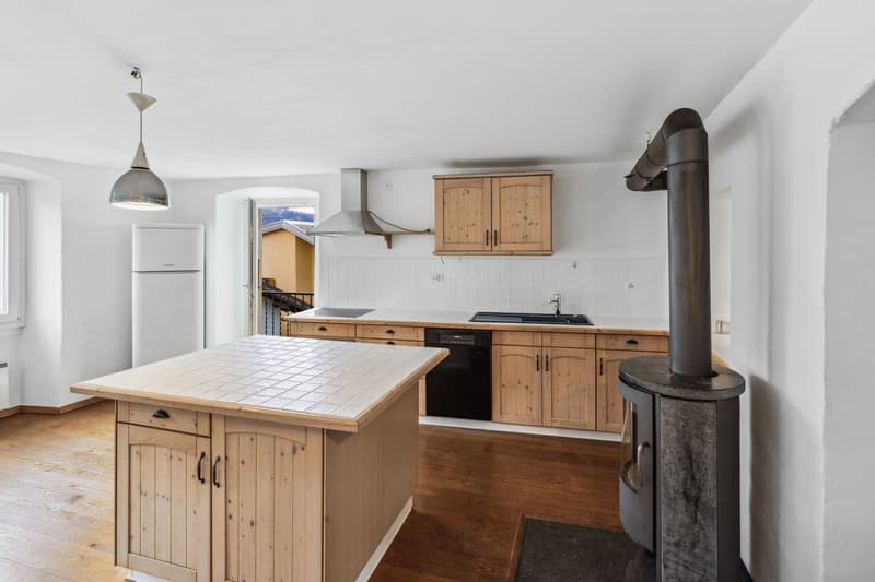 Beautiful attic-duplex apartment renovated with character and authenticity (3)