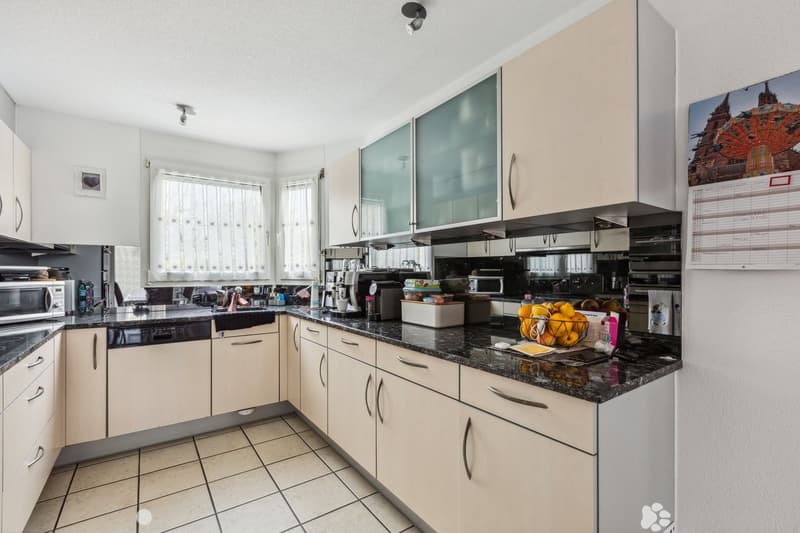 Helle Villa in der Nähe von Einrichtungen (3)