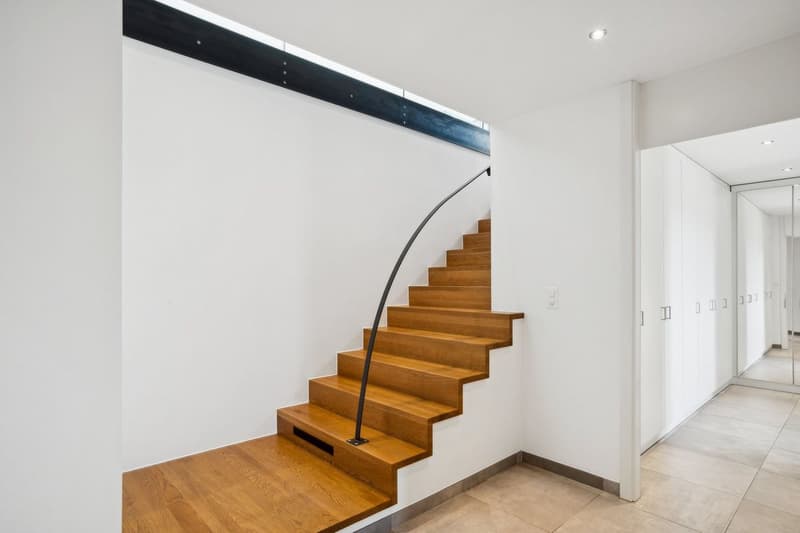Living at height: Spacious attic with terrace in Collombey-Muraz (5)