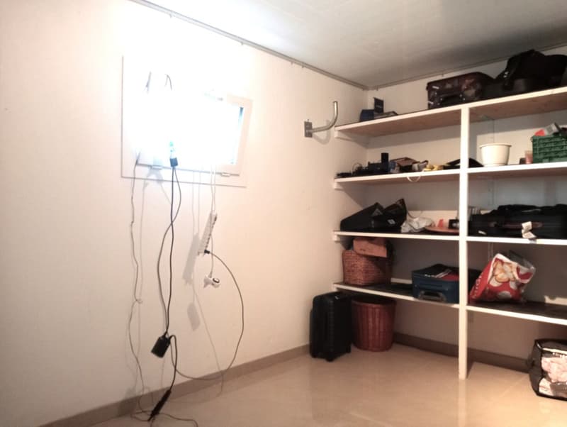 Modern and bright individual villa, dominant setting (10)