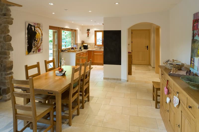 Exceptional chalet in the heart of Ovronnaz, in a unique natural setting (1)