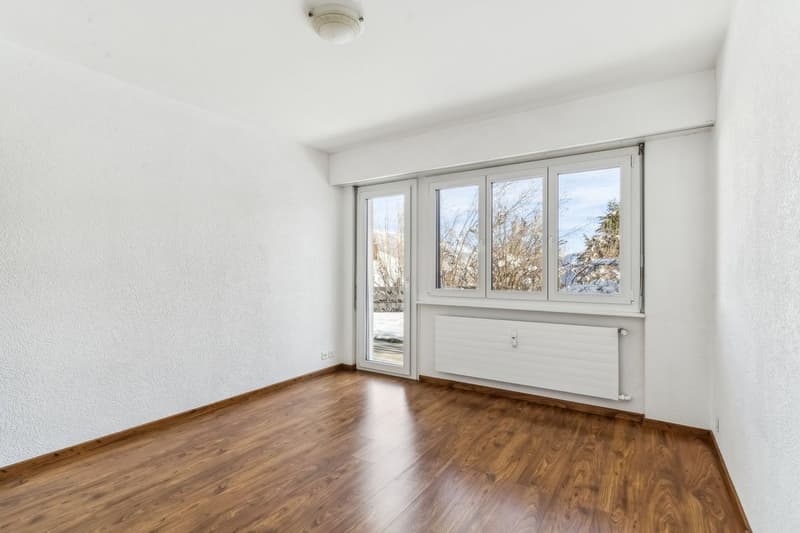 Appartamento luminoso di 3.5 locali con terrazza e terreno privato a Mollens (5)