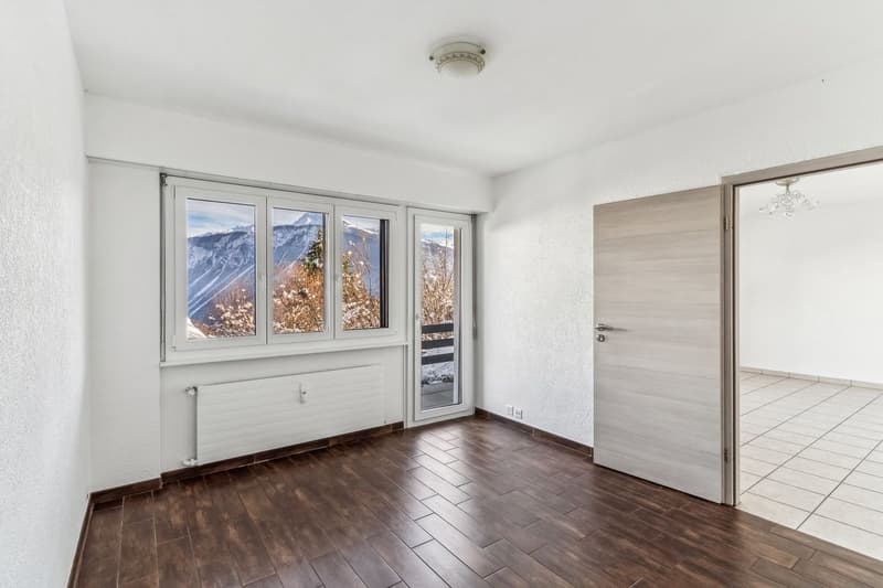 Appartamento luminoso di 3.5 locali con terrazza e terreno privato a Mollens (4)