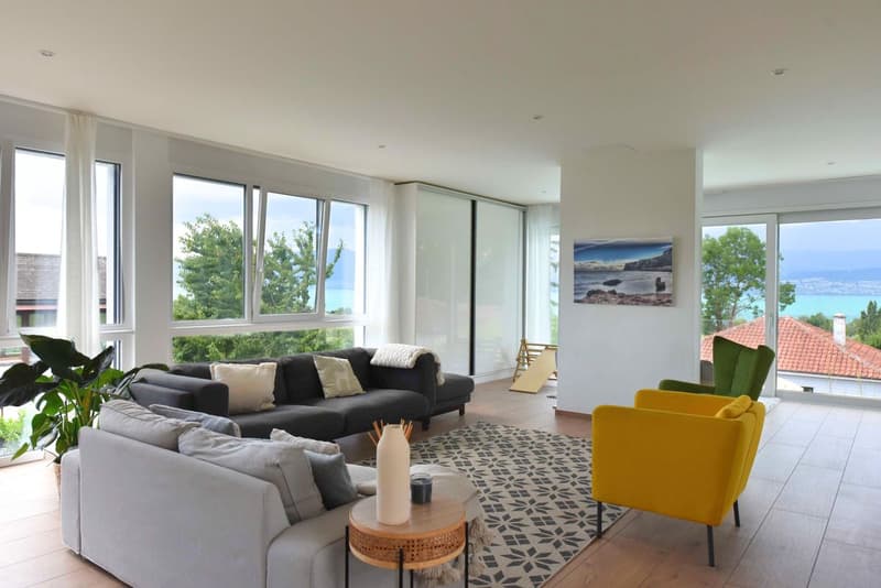 Villa contemporanea con piscina e vista lago (3)