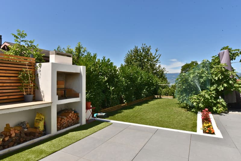 Villa contemporanea con piscina e vista lago (13)