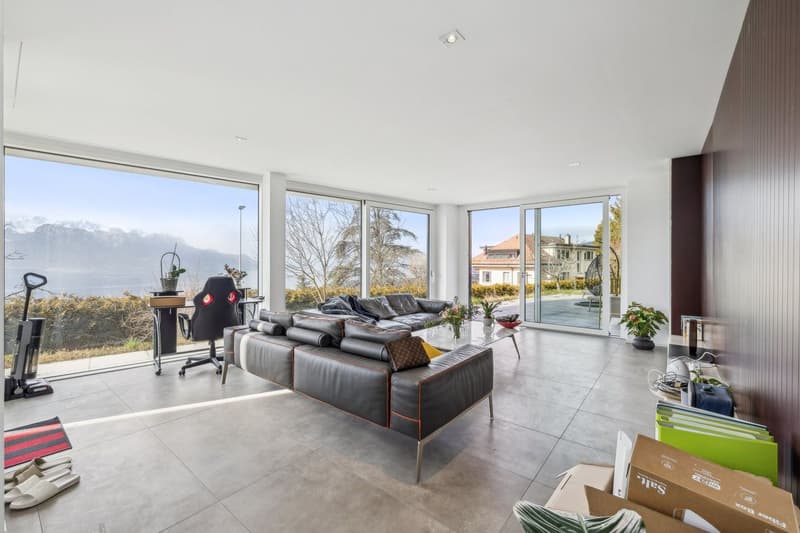 Villa d'eccezione con linee pure e minimaliste e vista panoramica (5)