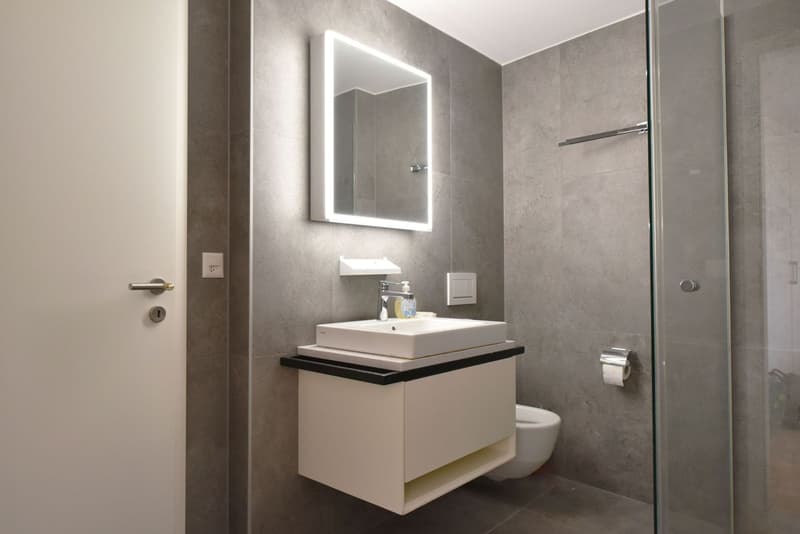 Villa d'eccezione con linee pure e minimaliste e vista panoramica (11)