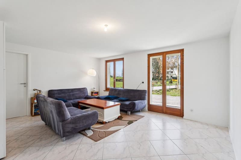 Four-room apartment with large garden in the countryside (4)