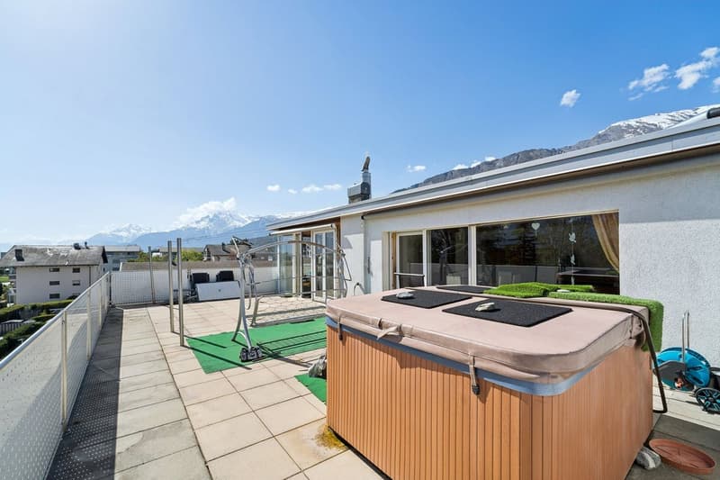 Spacious 5.5-room apartment with a view of the Dent Blanche (3)