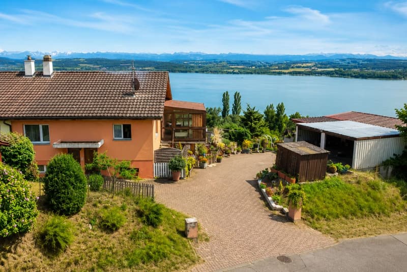 House on a large plot of 1'303 m² - Great development potential (1)