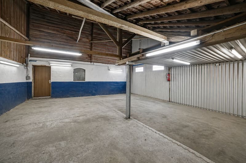 Barn to renovate with beautiful volumes and potential for transformation into several apartments (2)
