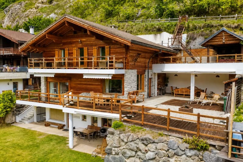 Exceptional chalet with wellness area and panoramic view (1)