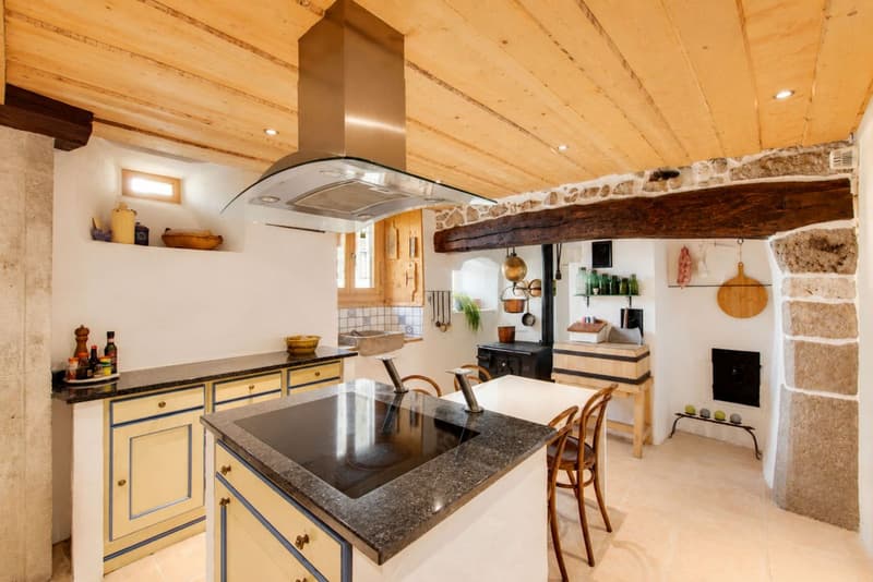 Authentic 18th century farm with panoramic view (3)