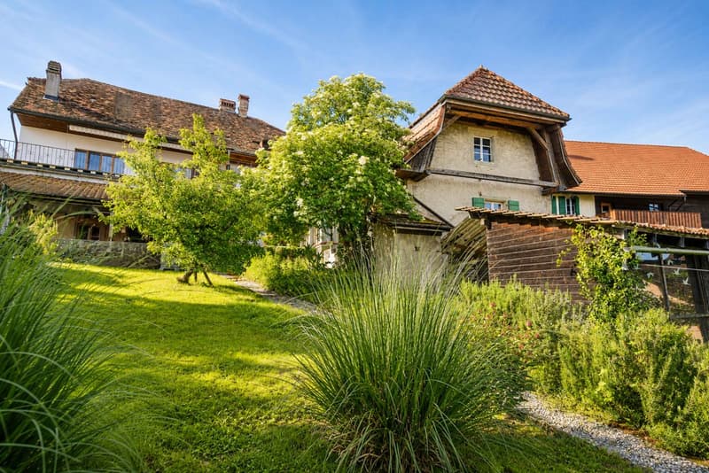 Apartment with 4.5 rooms, terrace, private garden and lake view (9)