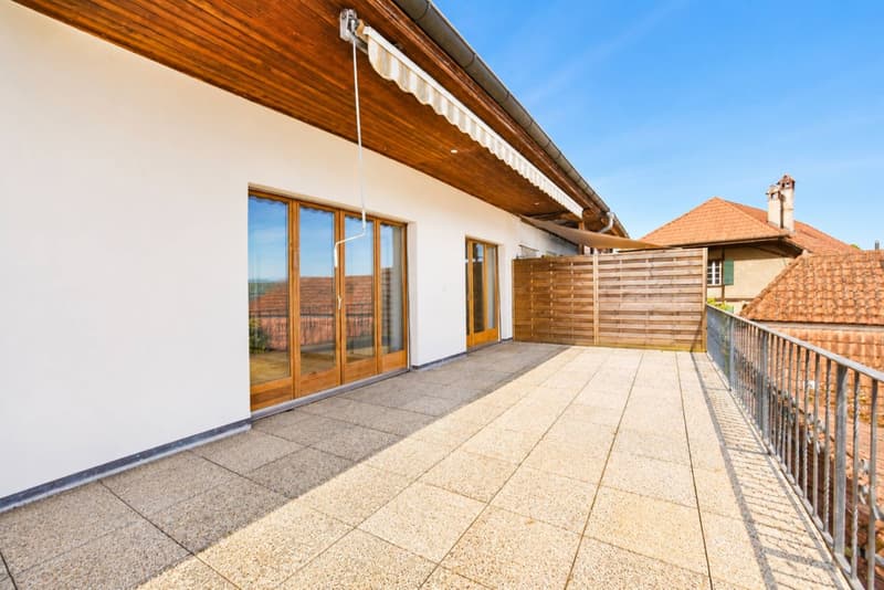 Apartment with 4.5 rooms, terrace, private garden and lake view (6)