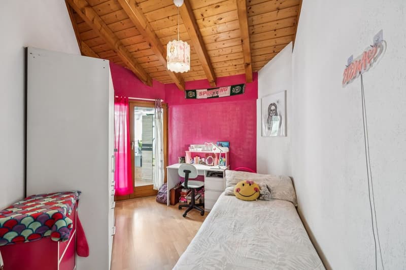 Renovated attic with private outdoor space in Chalais (6)
