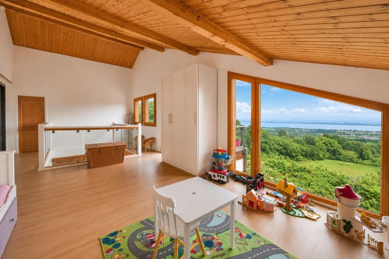 Familienhaus mit 240 m² und Panoramablick (5)
