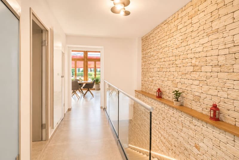 Luxuriöse Wohnung mit viel Licht (4)