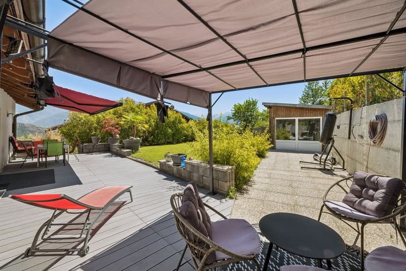 Große, helle Villa mit atemberaubendem Blick - inklusive eines unabhängigen 3,5-Zimmer-Appartements. (10)
