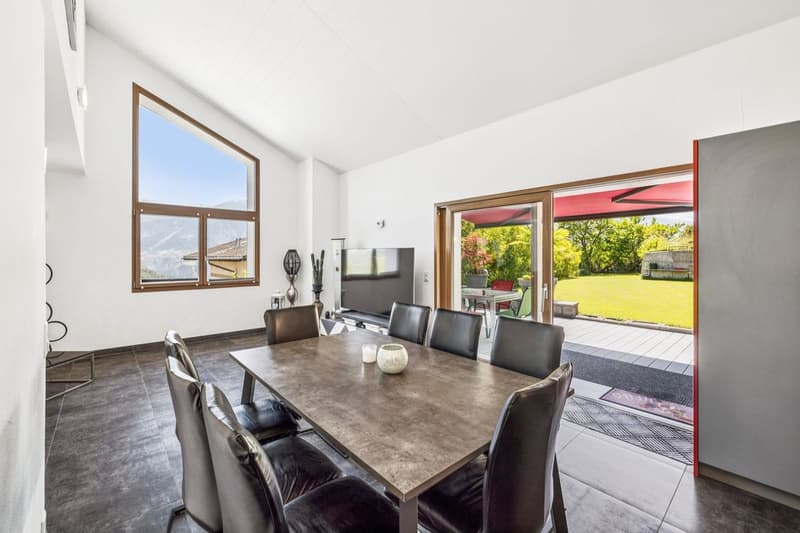 Große, helle Villa mit atemberaubendem Blick - inklusive eines unabhängigen 3,5-Zimmer-Appartements. (4)
