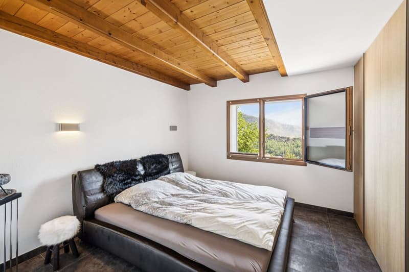 Große, helle Villa mit atemberaubendem Blick - inklusive eines unabhängigen 3,5-Zimmer-Appartements. (7)
