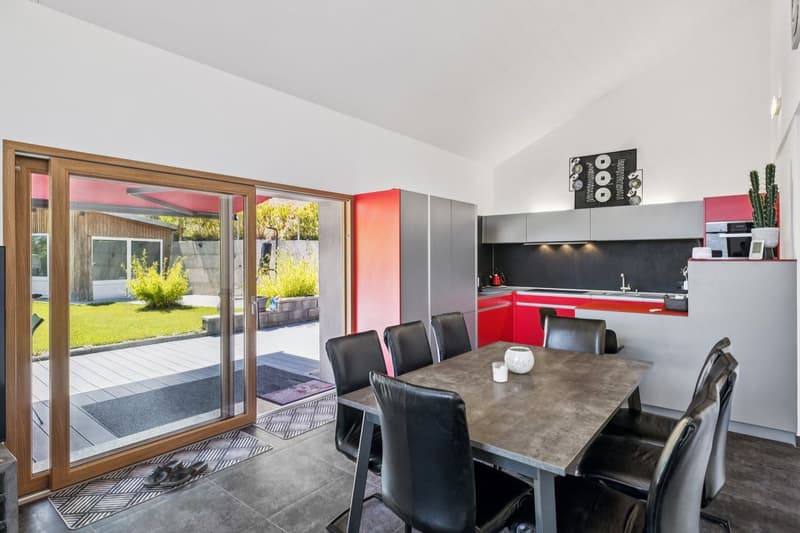 Große, helle Villa mit atemberaubendem Blick - inklusive eines unabhängigen 3,5-Zimmer-Appartements. (2)
