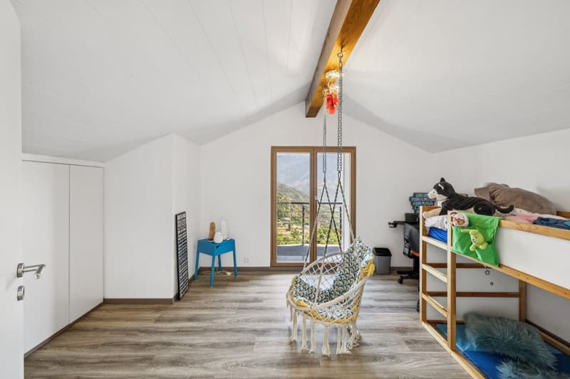 Große, helle Villa mit atemberaubendem Blick - inklusive eines unabhängigen 3,5-Zimmer-Appartements. (8)
