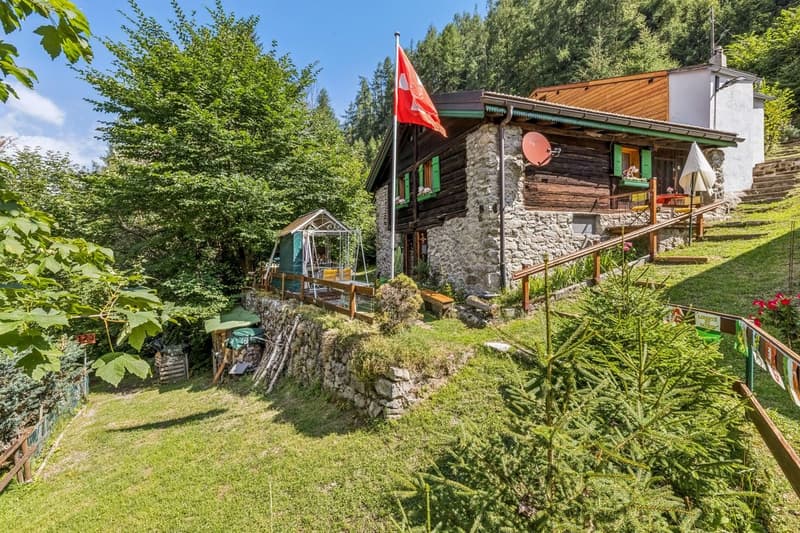 Authentic 1857 mayen on over 4000 m2 of land (1)
