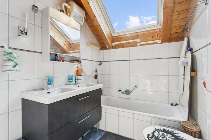 Maison individuelle avec 4 chambres à 300 mètres du lac de Neuchâtel (8)