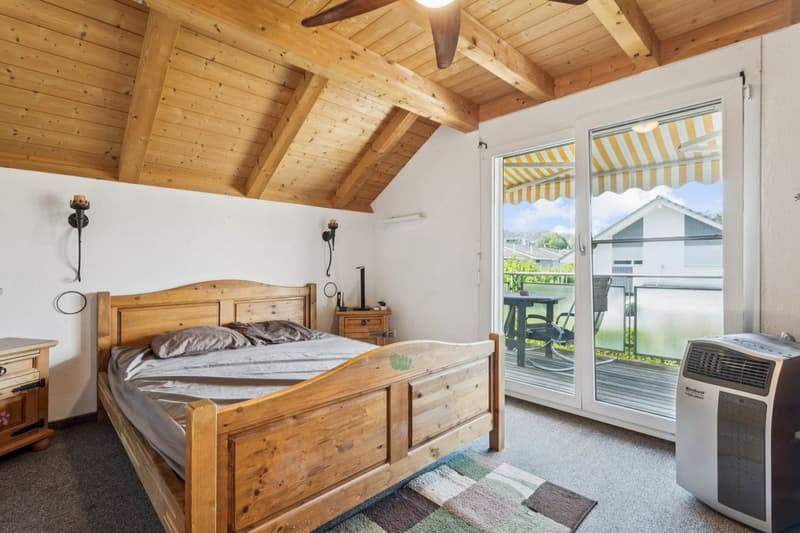Maison individuelle avec 4 chambres à 300 mètres du lac de Neuchâtel (4)