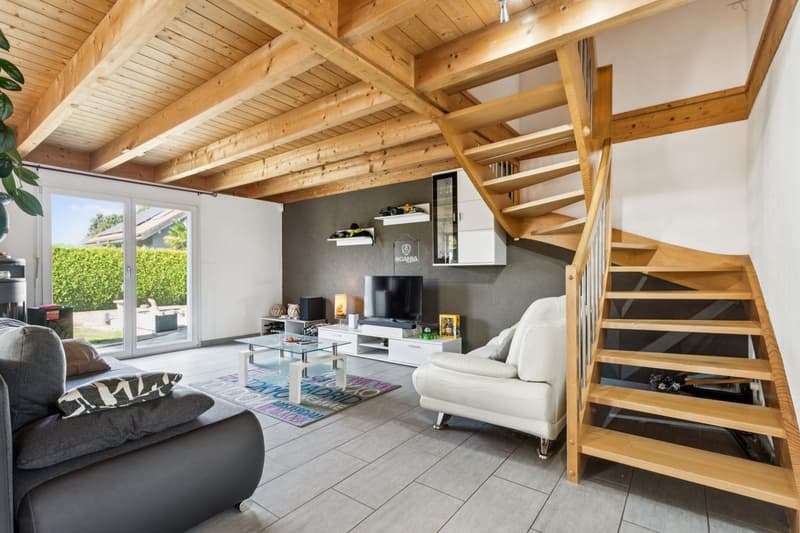 Maison individuelle avec 4 chambres à 300 mètres du lac de Neuchâtel (2)