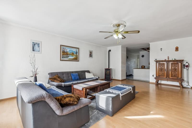 Maison de 7,5 pièces avec local commercial et 5 places de parc au centre de Romont (2)
