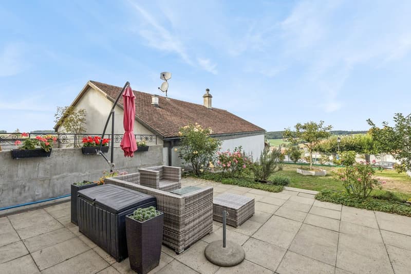Maison de 7,5 pièces avec local commercial et 5 places de parc au centre de Romont (10)