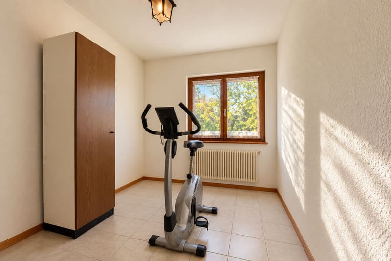 Maison individuelle de 5.5 pièces avec grand jardin au Locle (13)