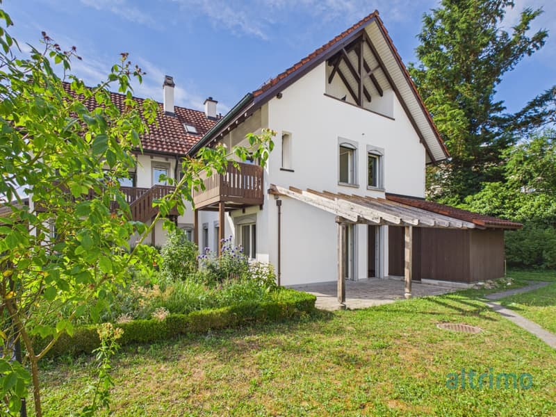 Aussenansicht mit Sitzplatz