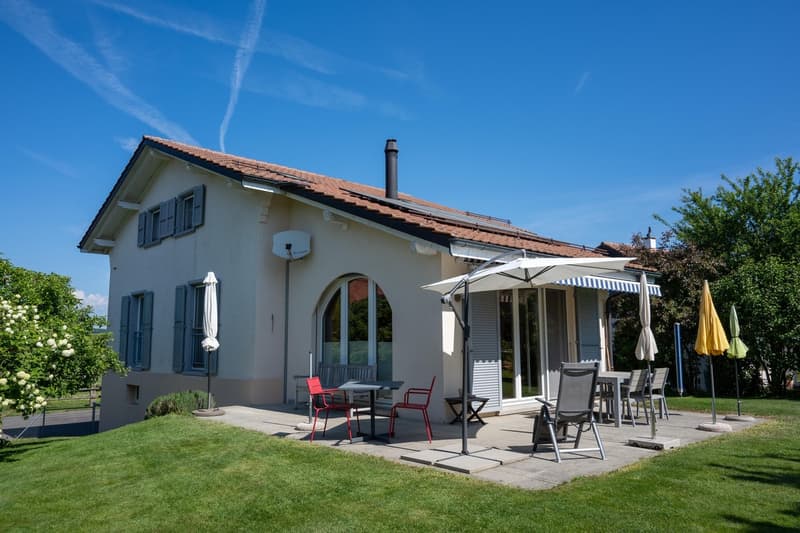 For Sale very beautiful individual house with 7.5 rooms (1)