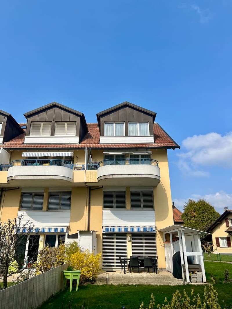A VENDRE APPARTEMENT EN TRIPLEX DE 130M2 HAB. AU CENTRE D'ECHALLENS (13)