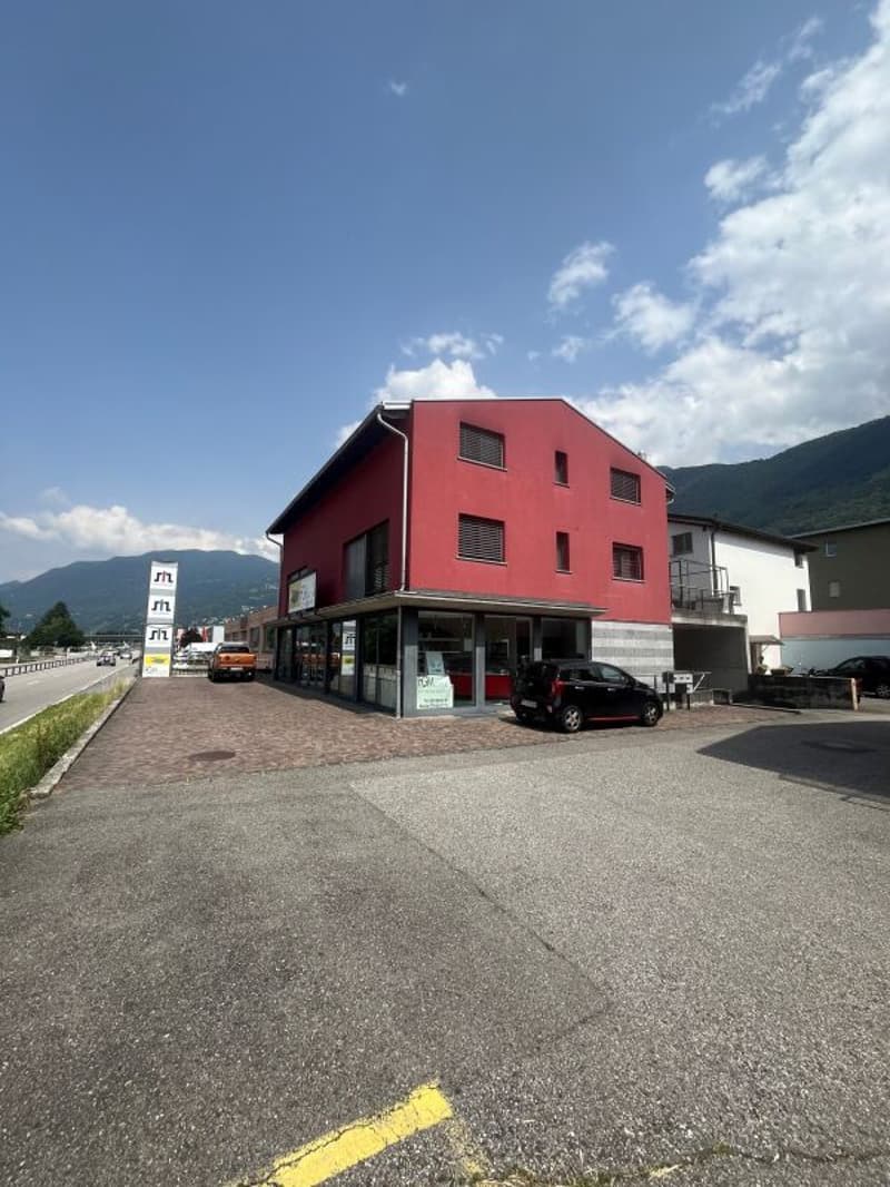 Red House, commercial and residential building, Sant'Antonino (2)