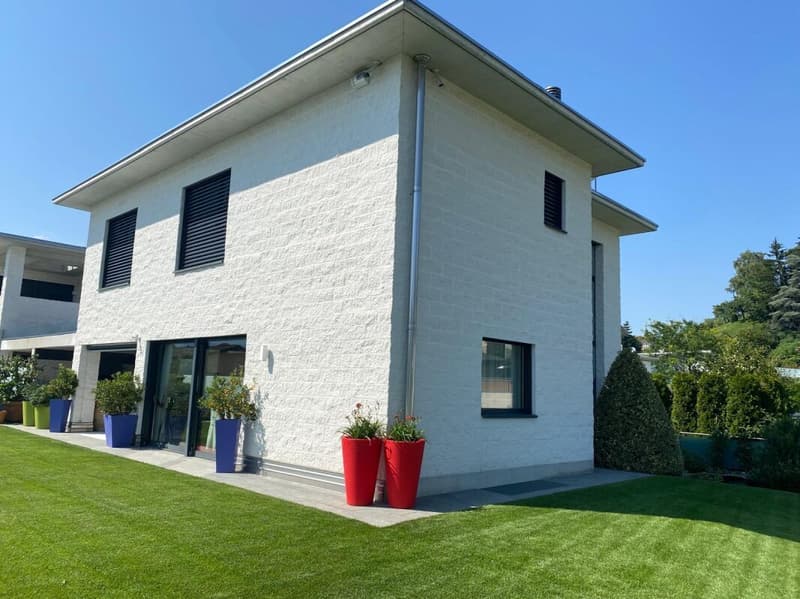Villa Moderne avec Piscine et Domotique Avancée - Unicité et Confort à Portée de Main (2)