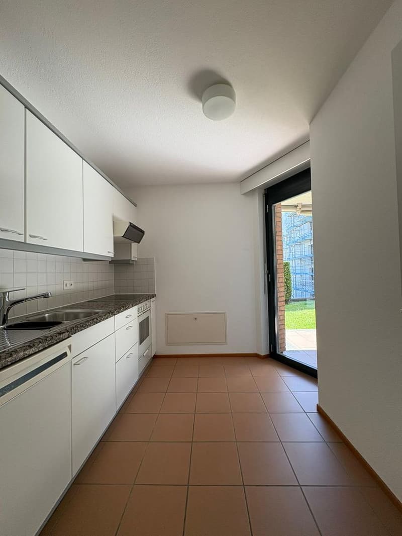Appartement de 2,5 pièces au rez-de-chaussée, Minusio (3)