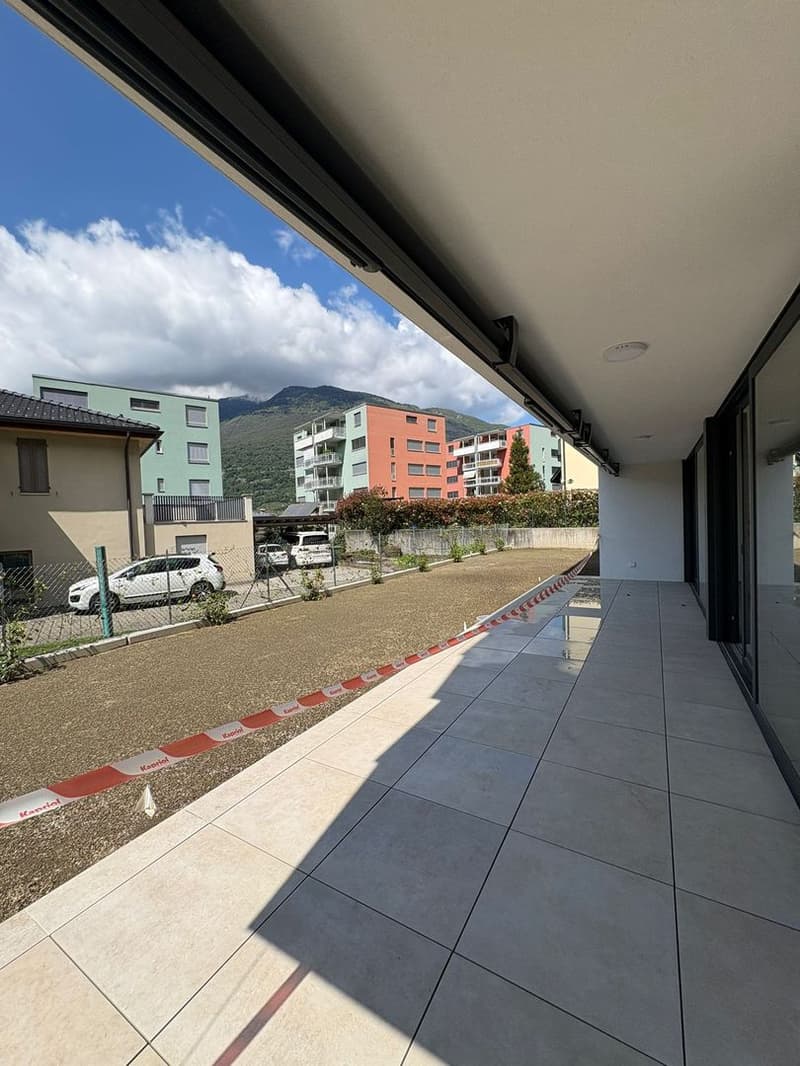 Elegante appartamento di 4.5 locali con giardino privato a Giubiasco (4)